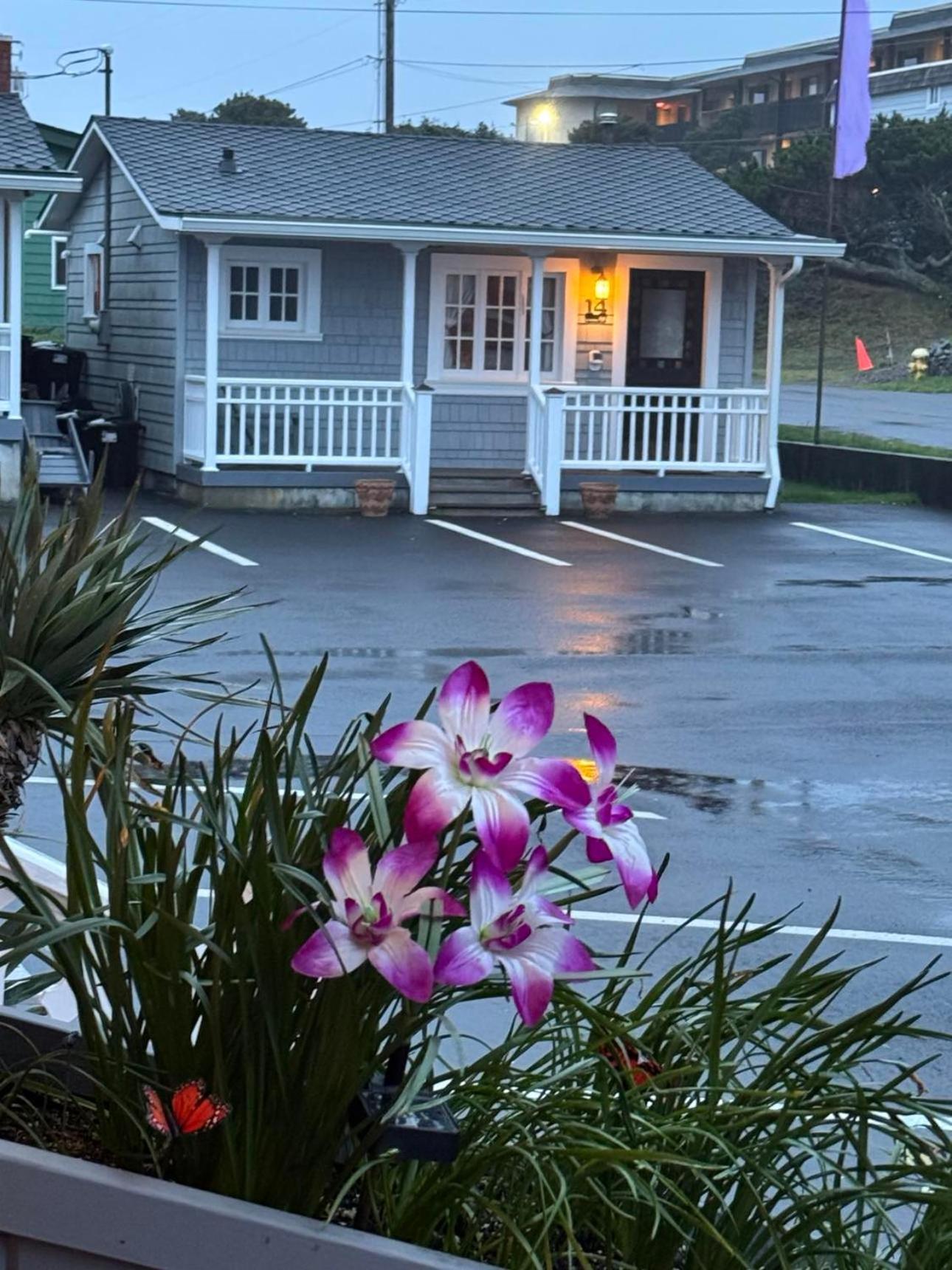 Whistling Winds Motel Lincoln City Exterior foto
